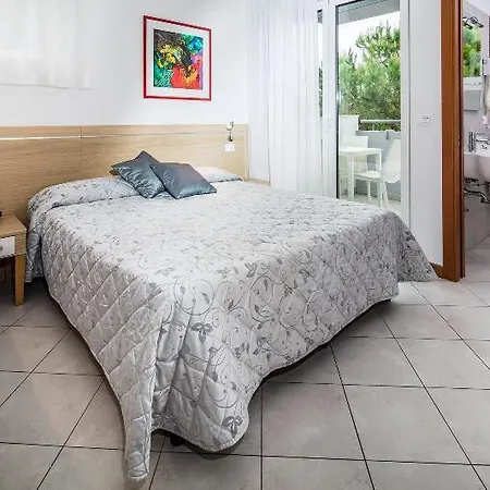 Meuble Zenith Hotel