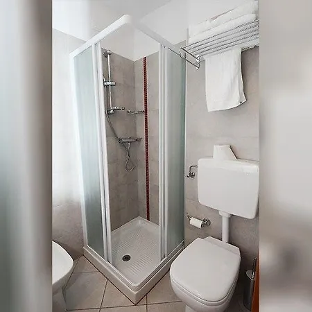 Отель Meuble Zenith 3*