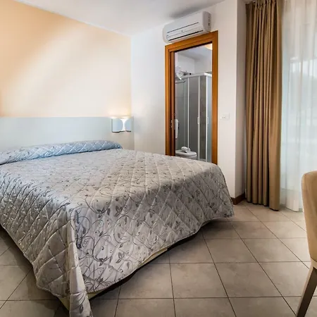 Meuble Zenith Hotel
